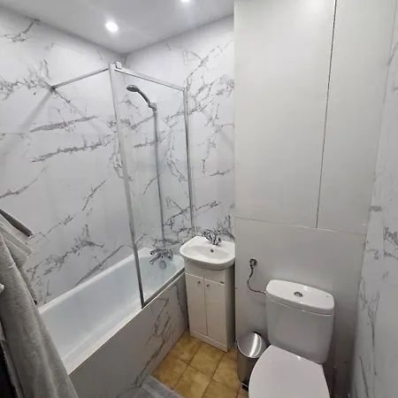 Modern Apartament-mieszkanie Przy Metrze Wola Faktura Vat Varsóvia