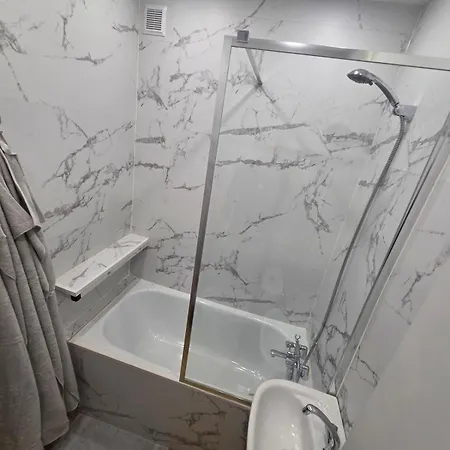 Modern Apartament-mieszkanie Przy Metrze Wola Faktura Vat Varsóvia
